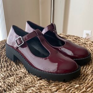 Steve Madden Dress shoes for girls size 4 NEW